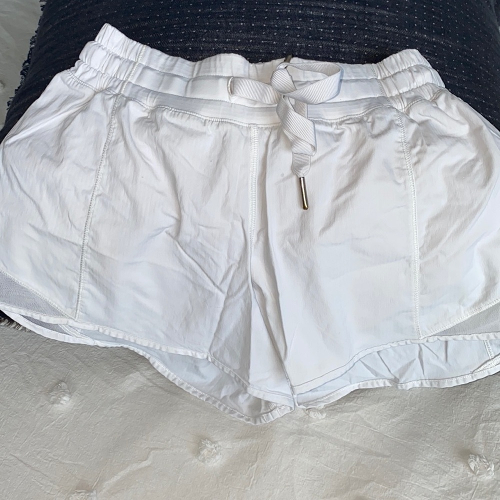 Lululemon Hotty Hot 4” Shorts